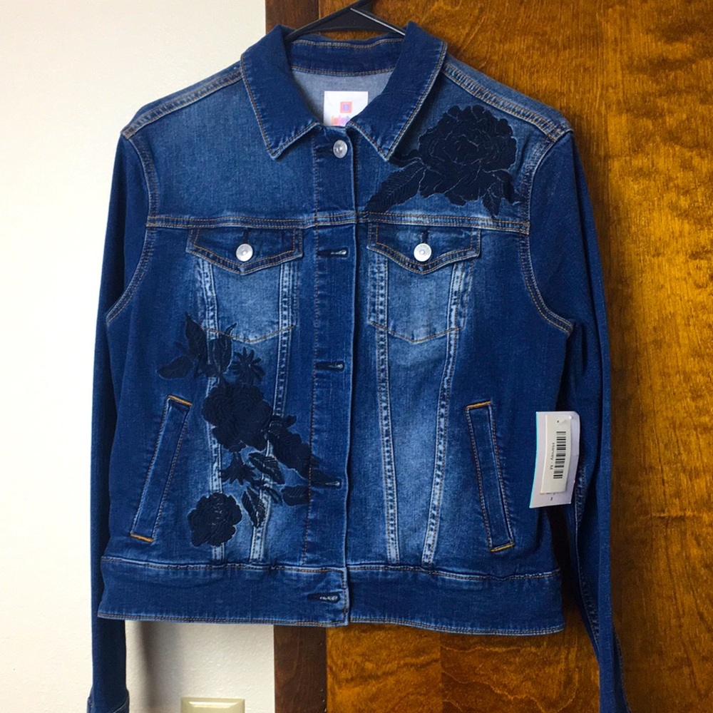 NWT Medium LulaRoe Harvey Denim Jacket embroidered roses